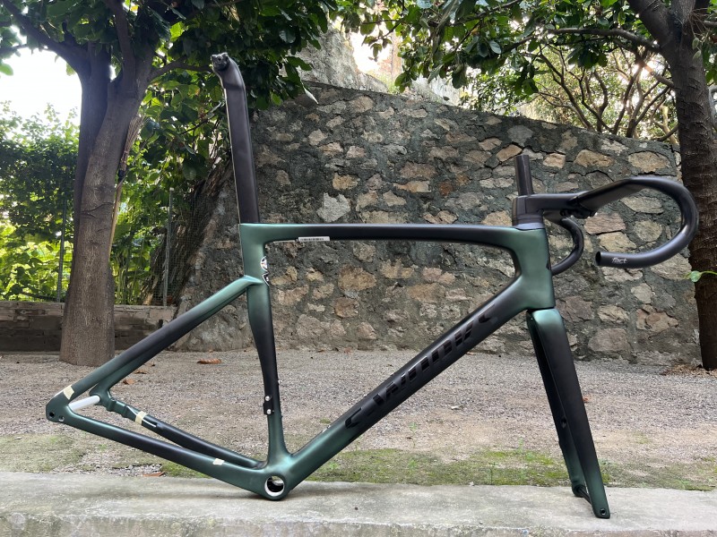 Dark green road store bike